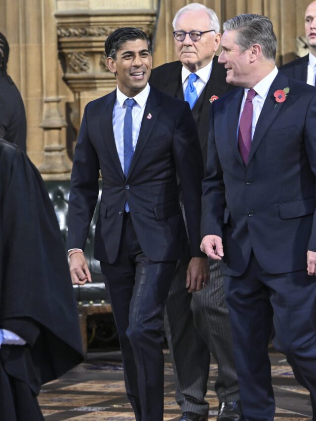 The Prime Minister, Rishi Sunak, Leader of the Opposition, Sir Keir Starmer and other Members and Commons officials make their way to the House of Lords to listen to the King's Speech. Photo Credit : UK Parliament , CC BY-NC-ND 2.0