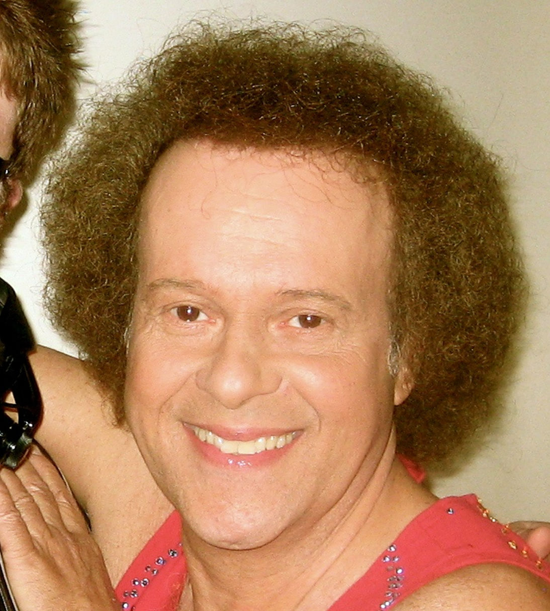 Richard Simmons Photo credits: Alex Erde (Attribution 2.0 Generic CC BY 2.0 Deed)