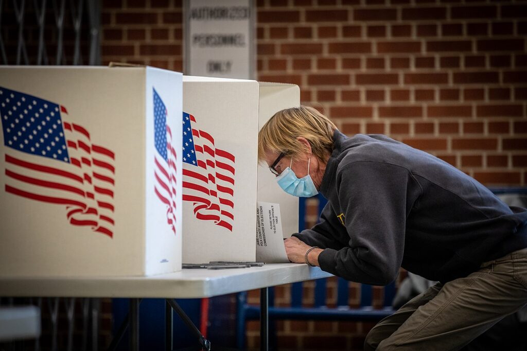 Voters in Des Moines precincts 43, 61 and 62 cast their ballots at Roosevelt High School.