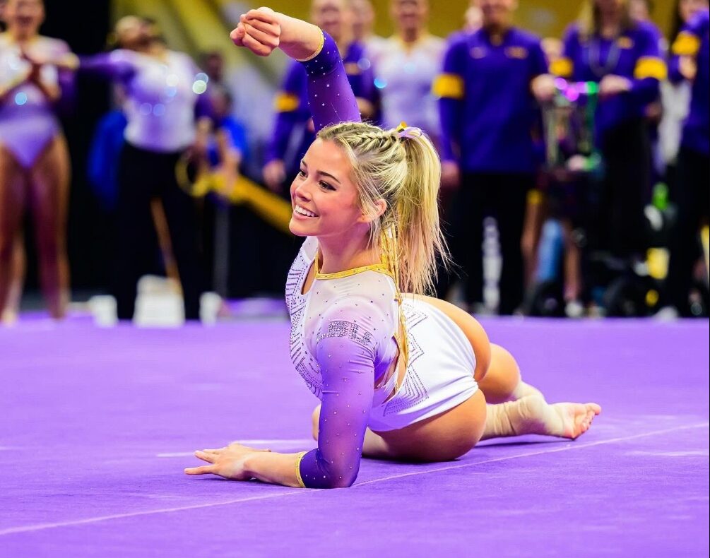 Olivia Dunne doing gymnastic.