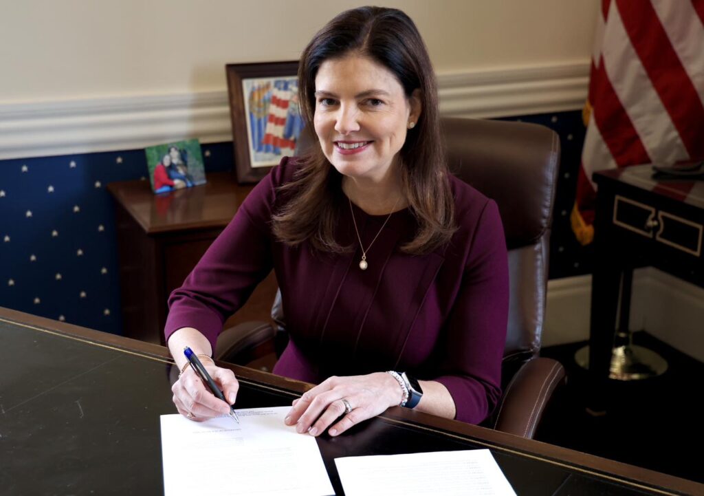 New Hampshire's new governor Kelly Ayotte signed the first Executive Order to create the Commission on Government Efficiency. Photo Source: Kelly Ayotte (Facebook)