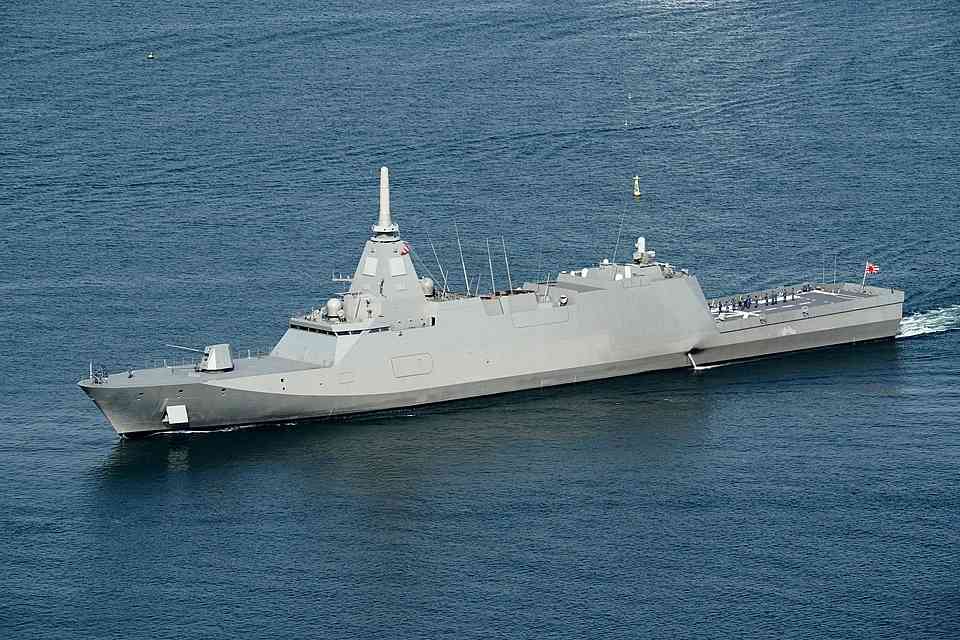 Mogami-class frigate FFM-1 underway at sea.