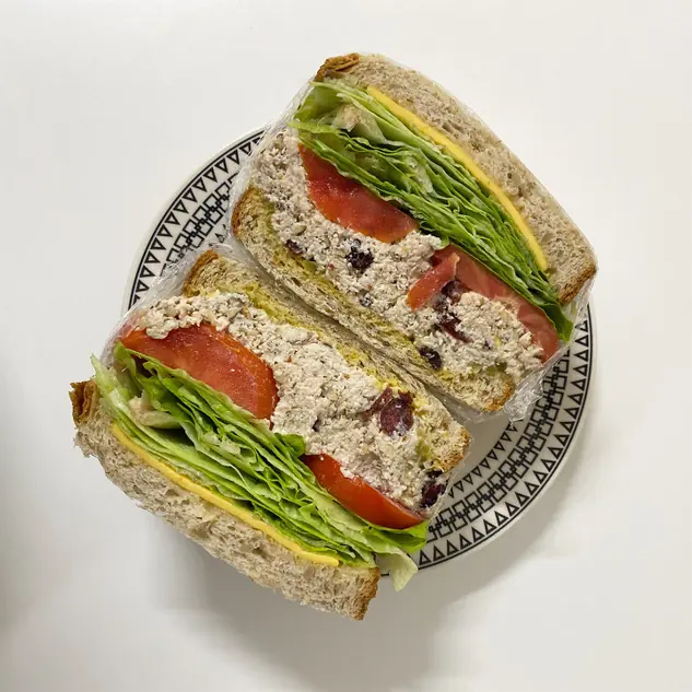 Chicken sandwich on a plate.