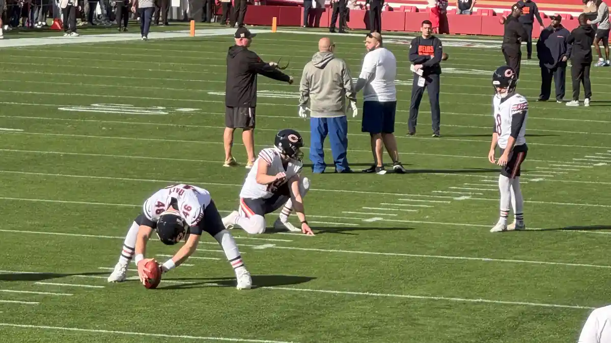 Chicago Bears kicker Cairo Santos warming up before a game